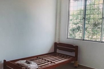 Taman Pinggiran Putra