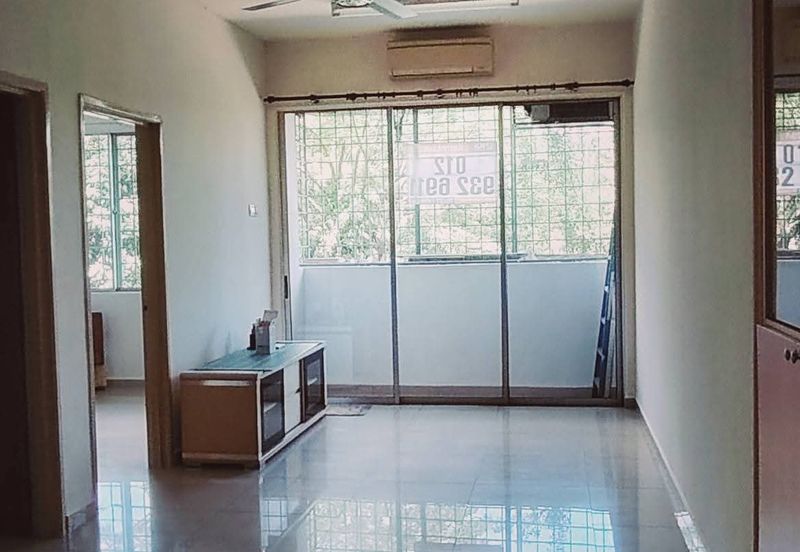 Taman Pinggiran Putra