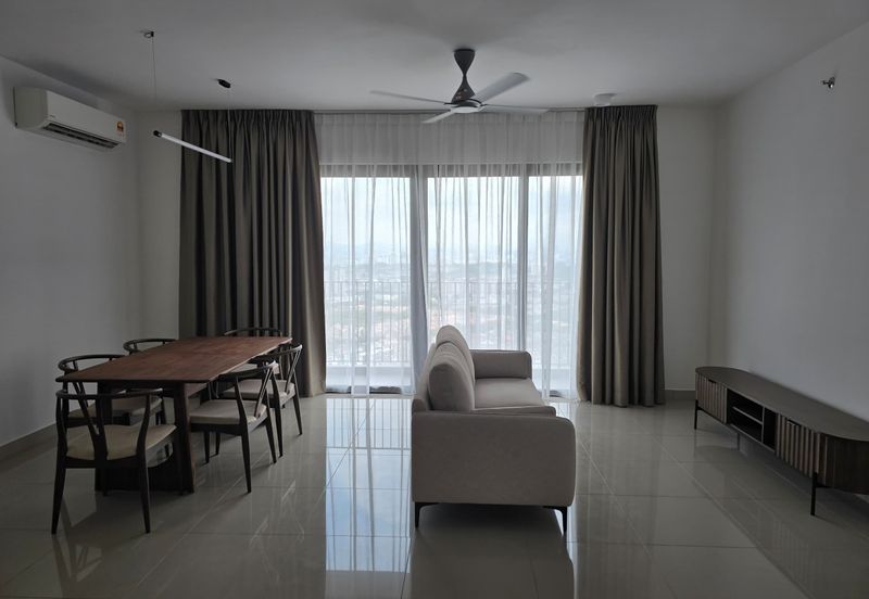 THE PULSE RESIDENCE & THE PULSE