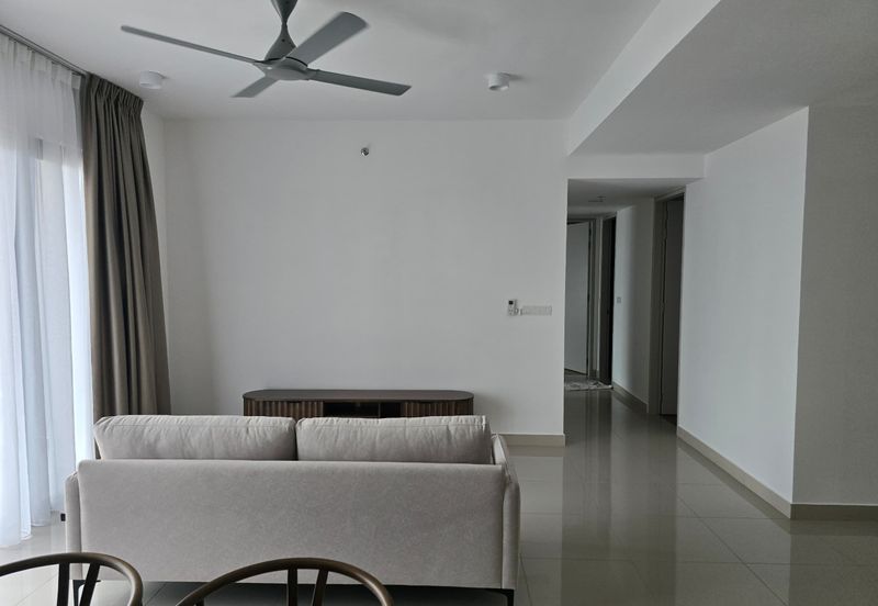 THE PULSE RESIDENCE & THE PULSE