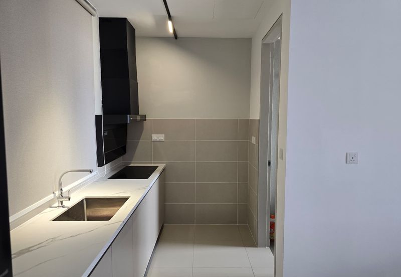 THE PULSE RESIDENCE & THE PULSE