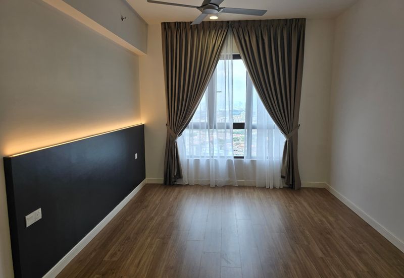 THE PULSE RESIDENCE & THE PULSE