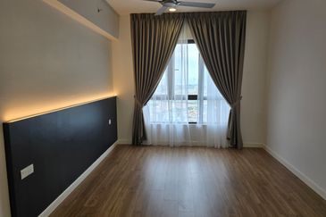 THE PULSE RESIDENCE & THE PULSE