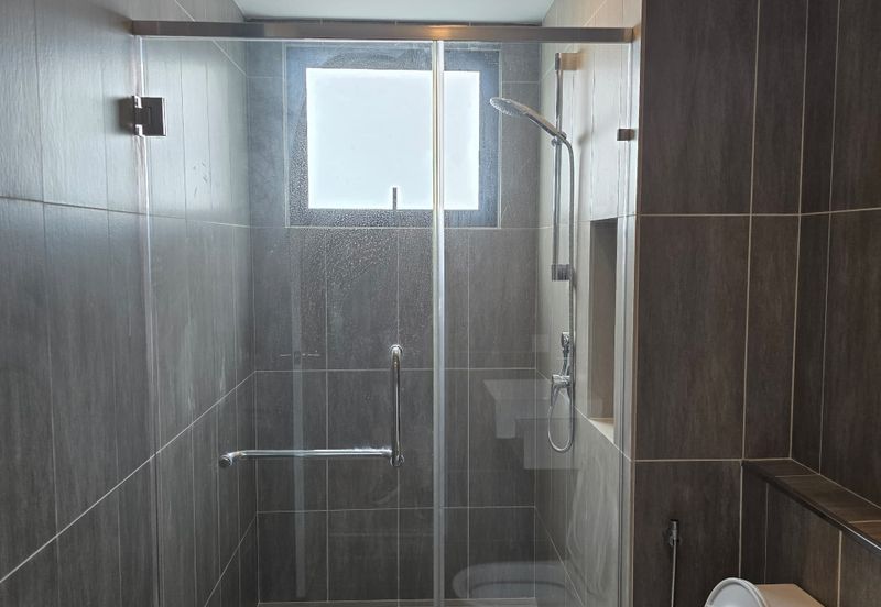 THE PULSE RESIDENCE & THE PULSE