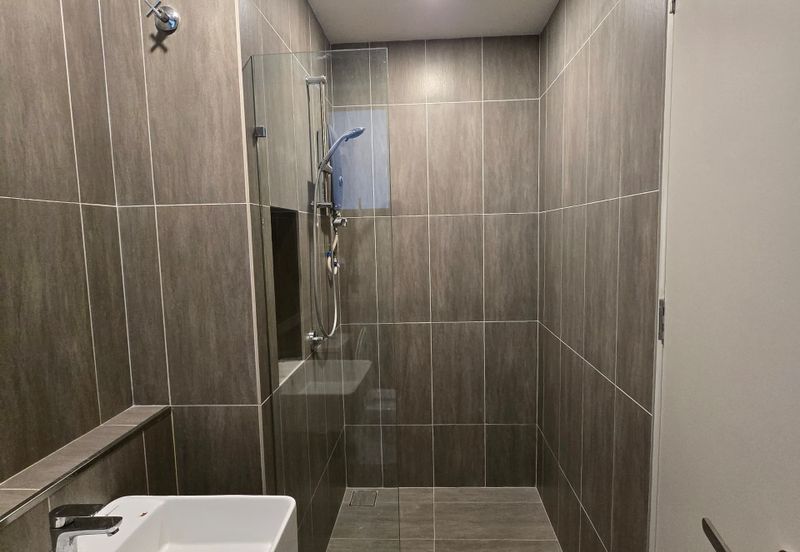 THE PULSE RESIDENCE & THE PULSE