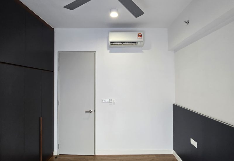 THE PULSE RESIDENCE & THE PULSE