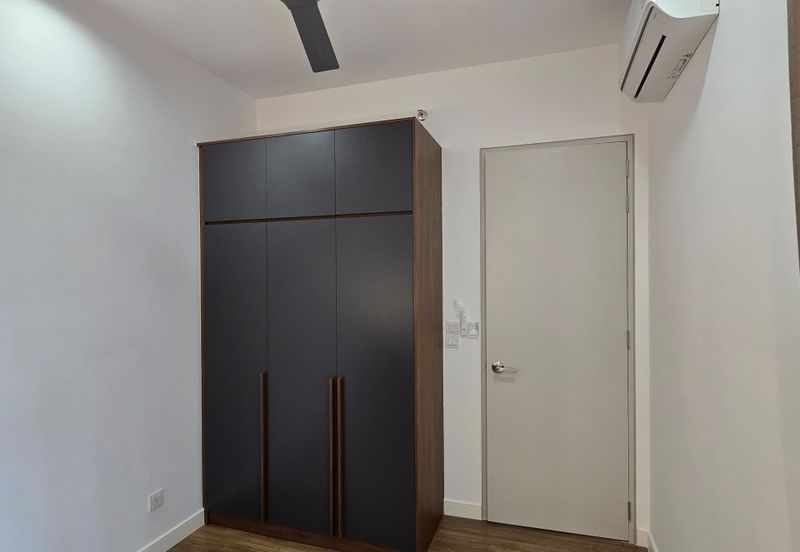 THE PULSE RESIDENCE & THE PULSE