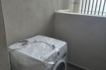 THE PULSE RESIDENCE & THE PULSE