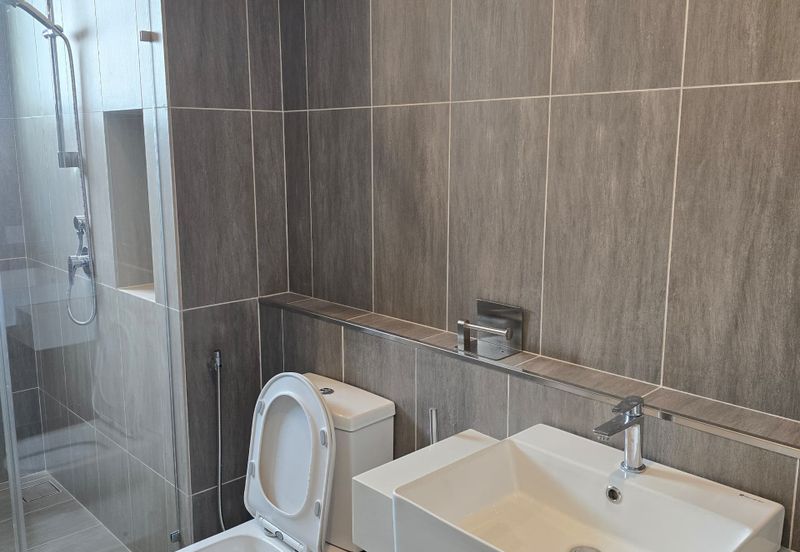 THE PULSE RESIDENCE & THE PULSE