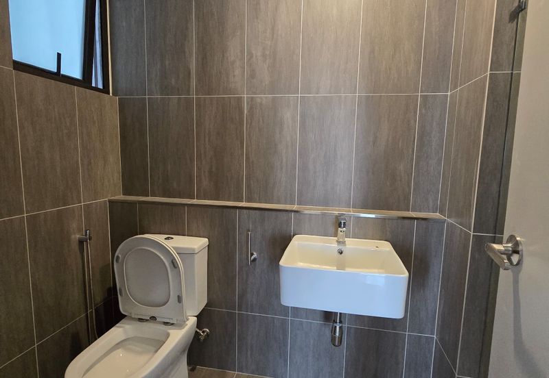 THE PULSE RESIDENCE & THE PULSE