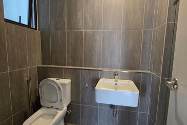 THE PULSE RESIDENCE & THE PULSE