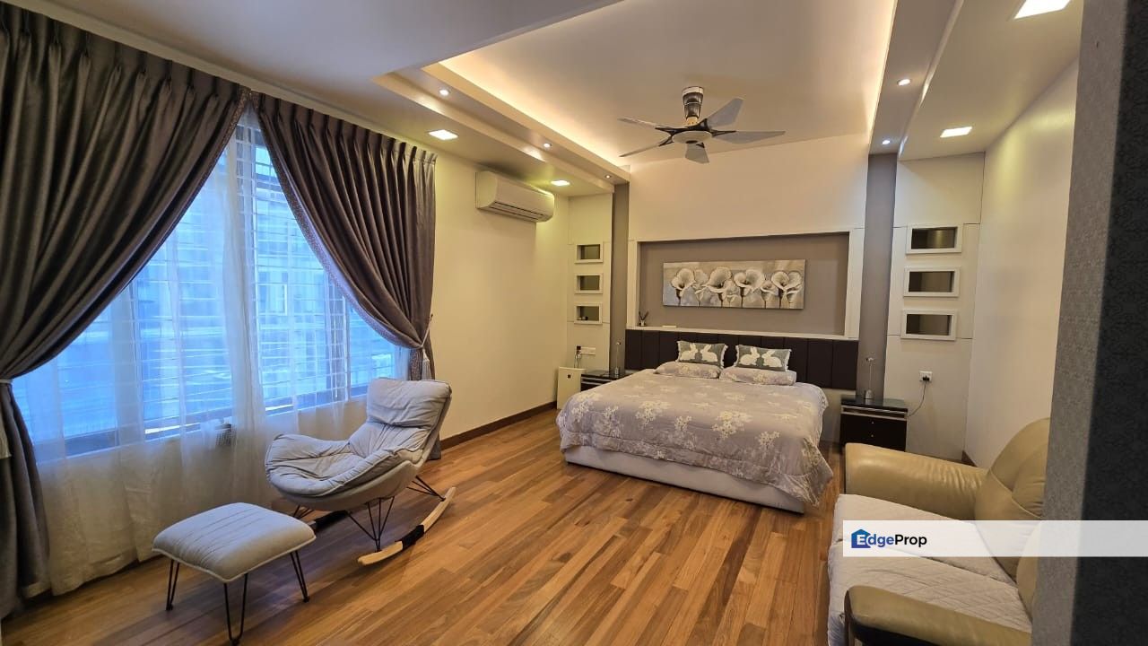 Akira @ 16 Sierra (Sierra 9),puchong South, selangor , Selangor, Puchong South