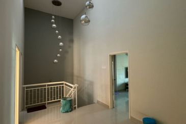 Bandar Puteri Puchong, Puteri 6, renovated unit fully extended kitchen area 