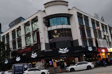 Bandar Puteri Puchong, Shop lot Ground floor for rent