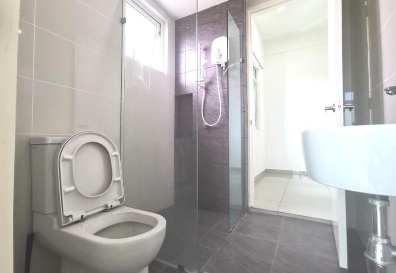 La Thea Residences @ 16 Sierra