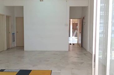 Kekwa Apartment @ Putra Perdana