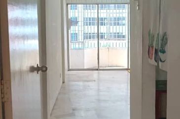 Kekwa Apartment @ Putra Perdana