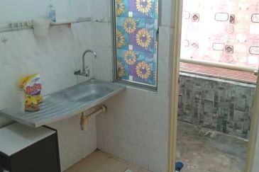 Kekwa Apartment @ Putra Perdana