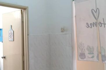 Kekwa Apartment @ Putra Perdana