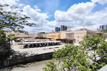 Equine Residence Shoplot