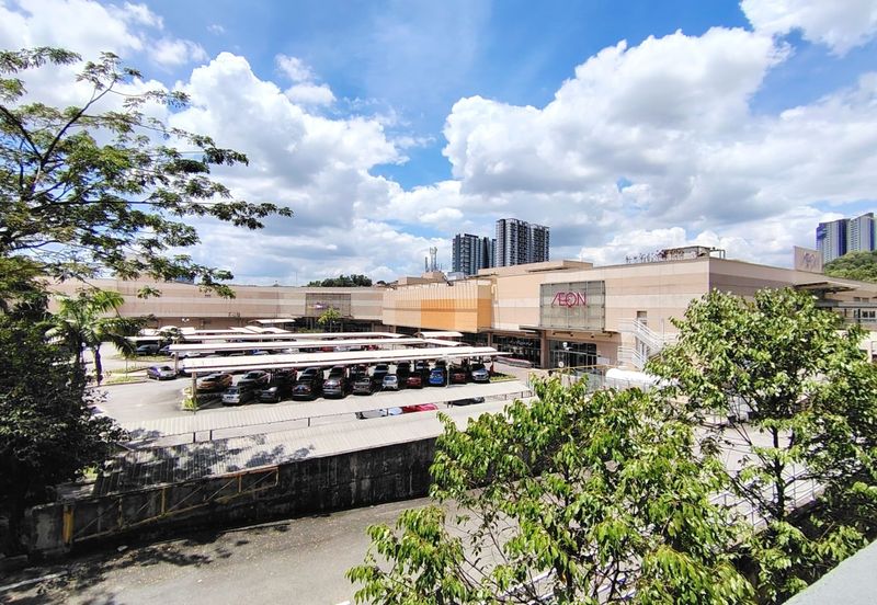 Equine Residence Shoplot