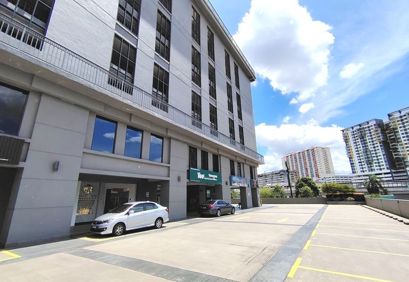 Equine Residence Shoplot