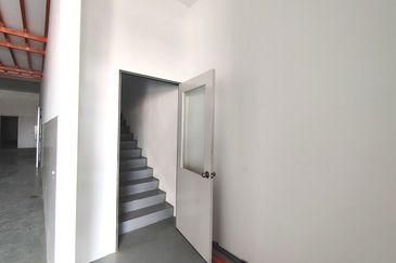 Equine Residence Shoplot