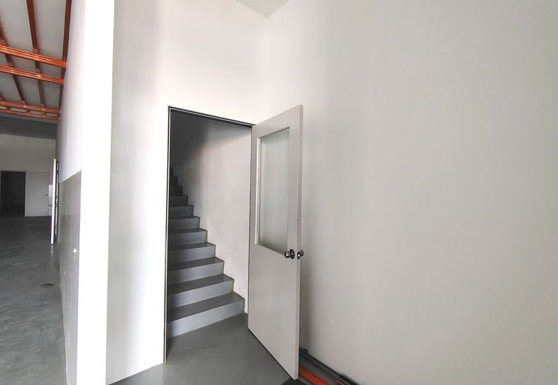 Equine Residence Shoplot