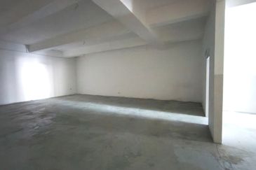 Equine Residence Shoplot