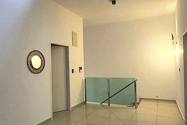 Damaris @ Ara Sendayan