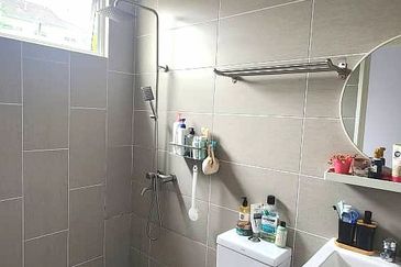 Damaris @ Ara Sendayan