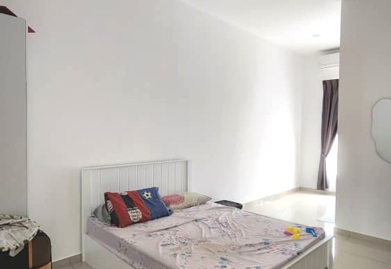 Damaris @ Ara Sendayan