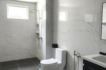 Damaris @ Ara Sendayan