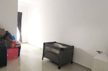 Damaris @ Ara Sendayan