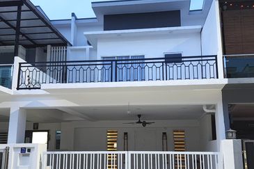 Damaris @ Ara Sendayan