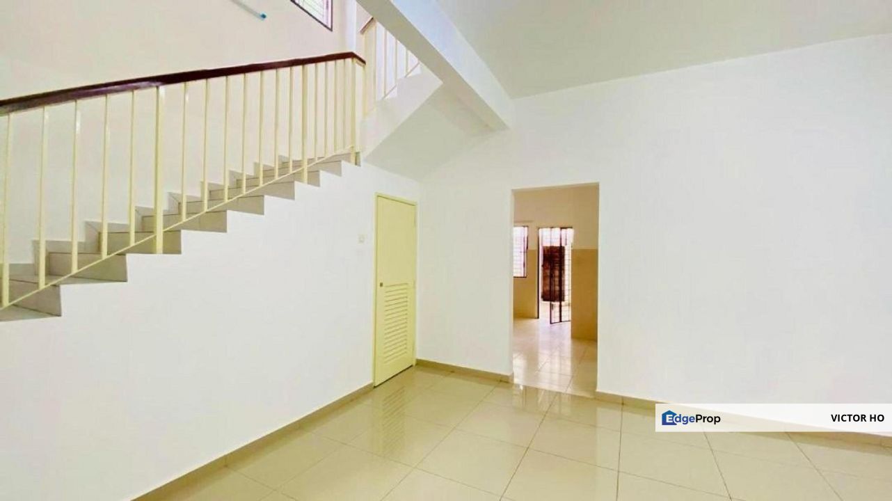 Nilai 3 Hilltop View, Taman Desa Seringin Double Storey House Endlot New Paint Kitchen Extended, Gated, Nilai, Negeri Sembilan For Sale, Negeri Sembilan, Nilai