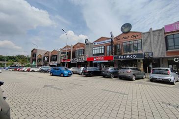 Pusat Komersial Lobak