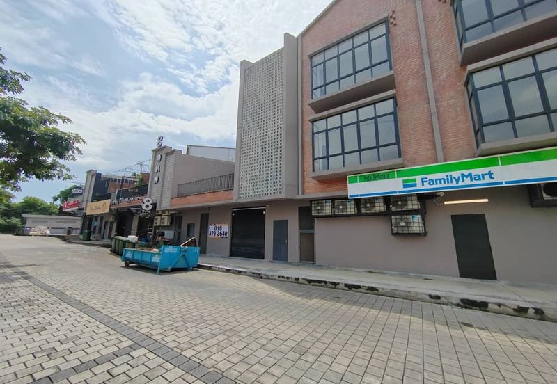 Pusat Komersial Lobak