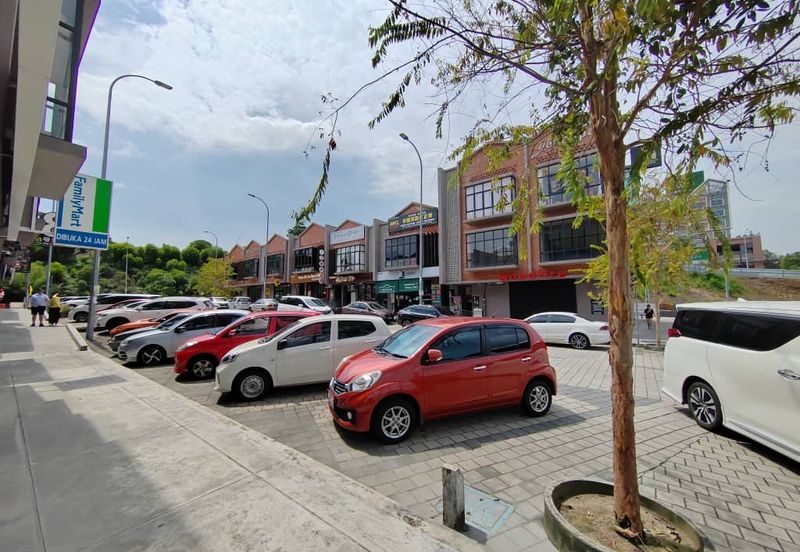 Pusat Komersial Lobak