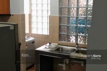 Glen Court, Bandar Sungai Long