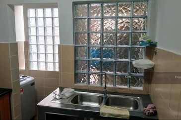 Glen Court, Bandar Sungai Long