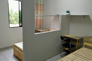 Glen Court, Bandar Sungai Long