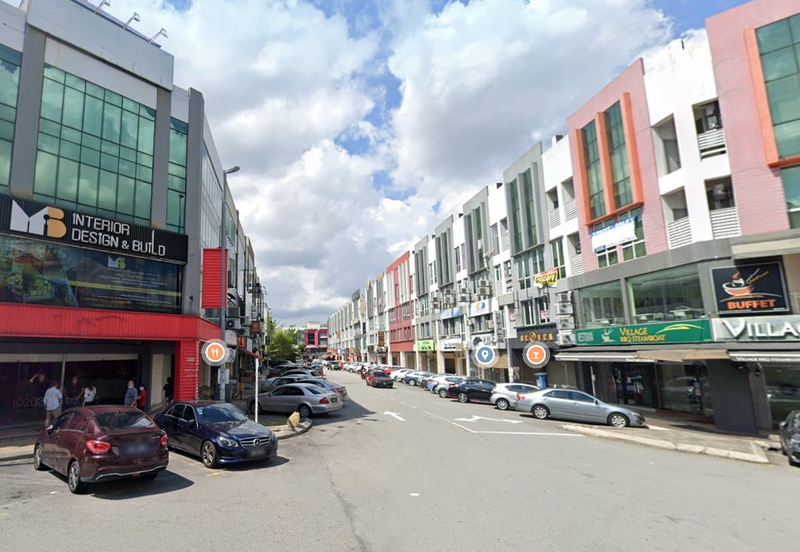 Bandar Puteri Puchong [Rented out]Ground Floor Shop lot, 1st, 2nd & 3rd Floor