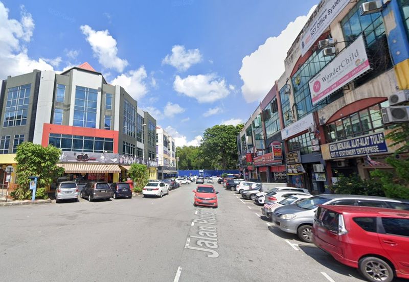 Bandar Puteri Puchong [Rented out]Ground Floor Shop lot, 1st, 2nd & 3rd Floor