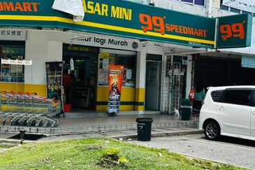 Dahlia Apartment, Putra Perdana