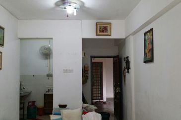 Pangsapuri Cemara, Taman Pinggiran Putra