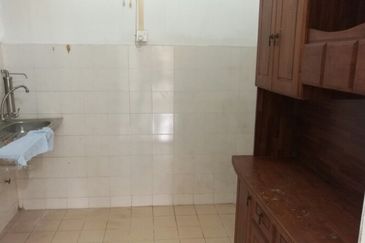 Pangsapuri Cemara, Taman Pinggiran Putra