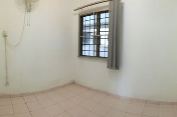 Pangsapuri Cemara, Taman Pinggiran Putra