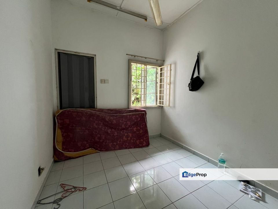 Double Storey Bandar Puchong Jaya 18x65 Freehold Extended 3r3b, Selangor, Puchong