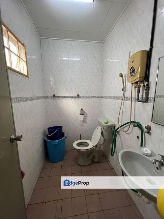 Double Storey USJ 6 Subang Jaya 20x60 Extended , Selangor, USJ